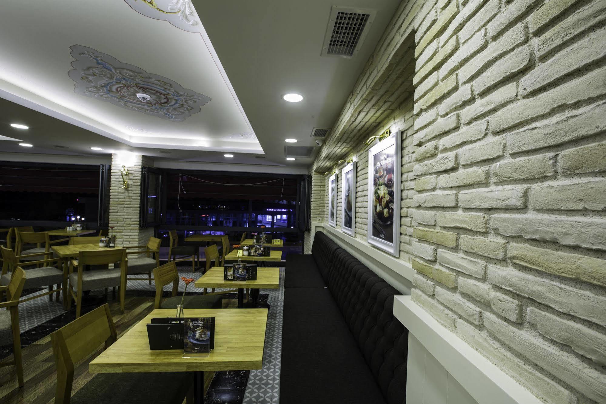 Phosphorion Hotell Istanbul Eksteriør bilde Interior of a restaurant in Nicosia, Cyprus