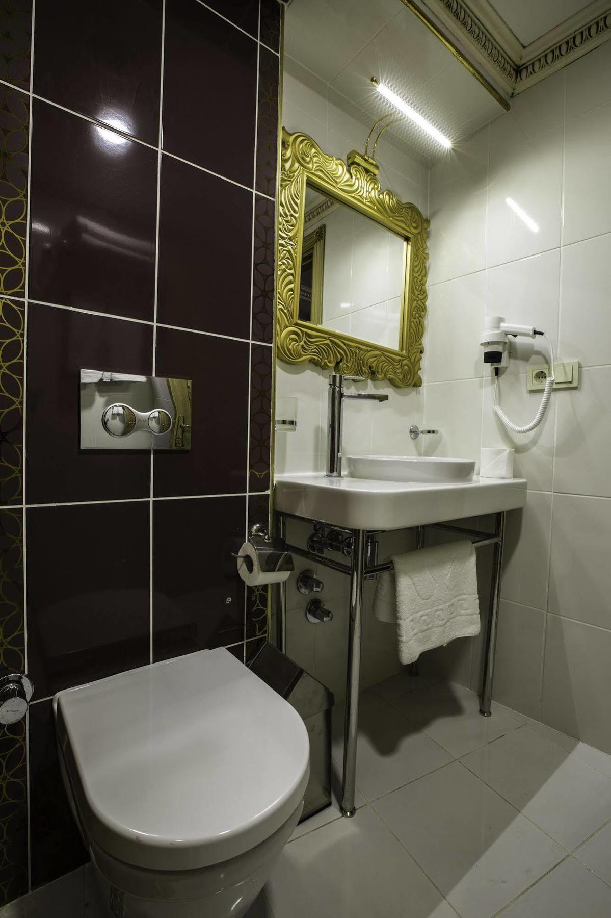 Phosphorion Hotell Istanbul Eksteriør bilde Bathroom